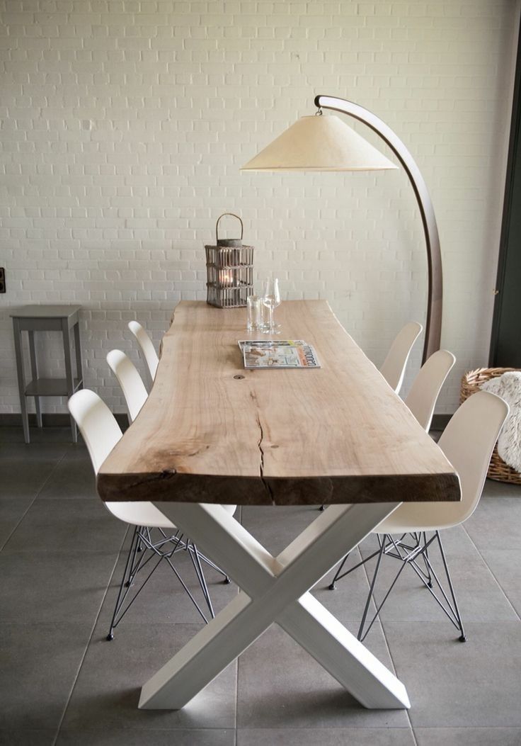 Stół z krawędzią oflis